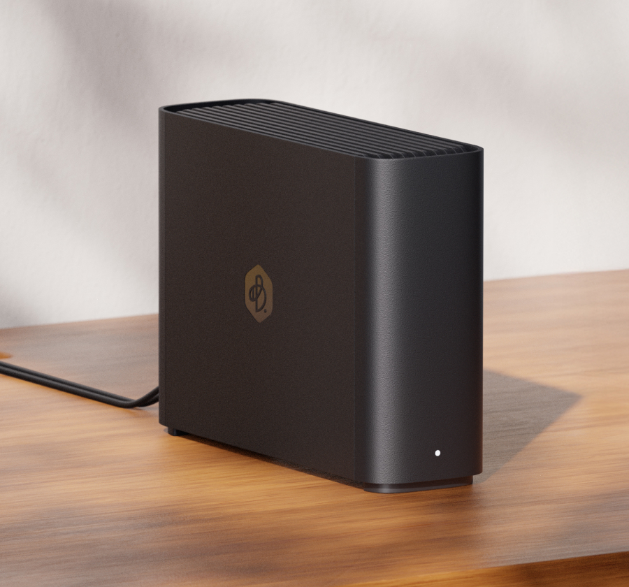 Connecting Synology BeeStation to power and an Ethernet network